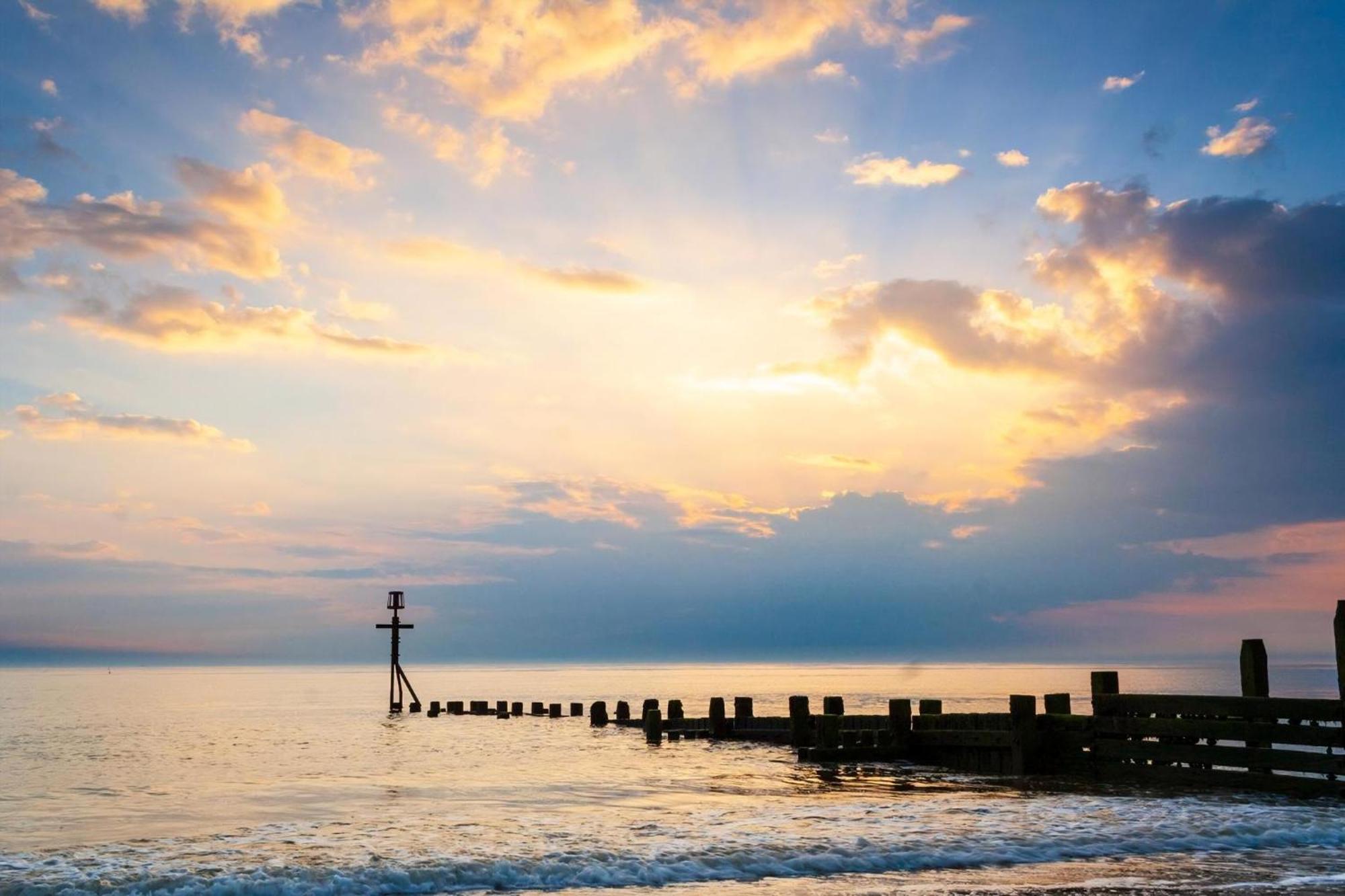 Chalet For Hire At Rainbows End Near A Beautiful Norfolk Beach Ref 31039R Бэктон Экстерьер фото